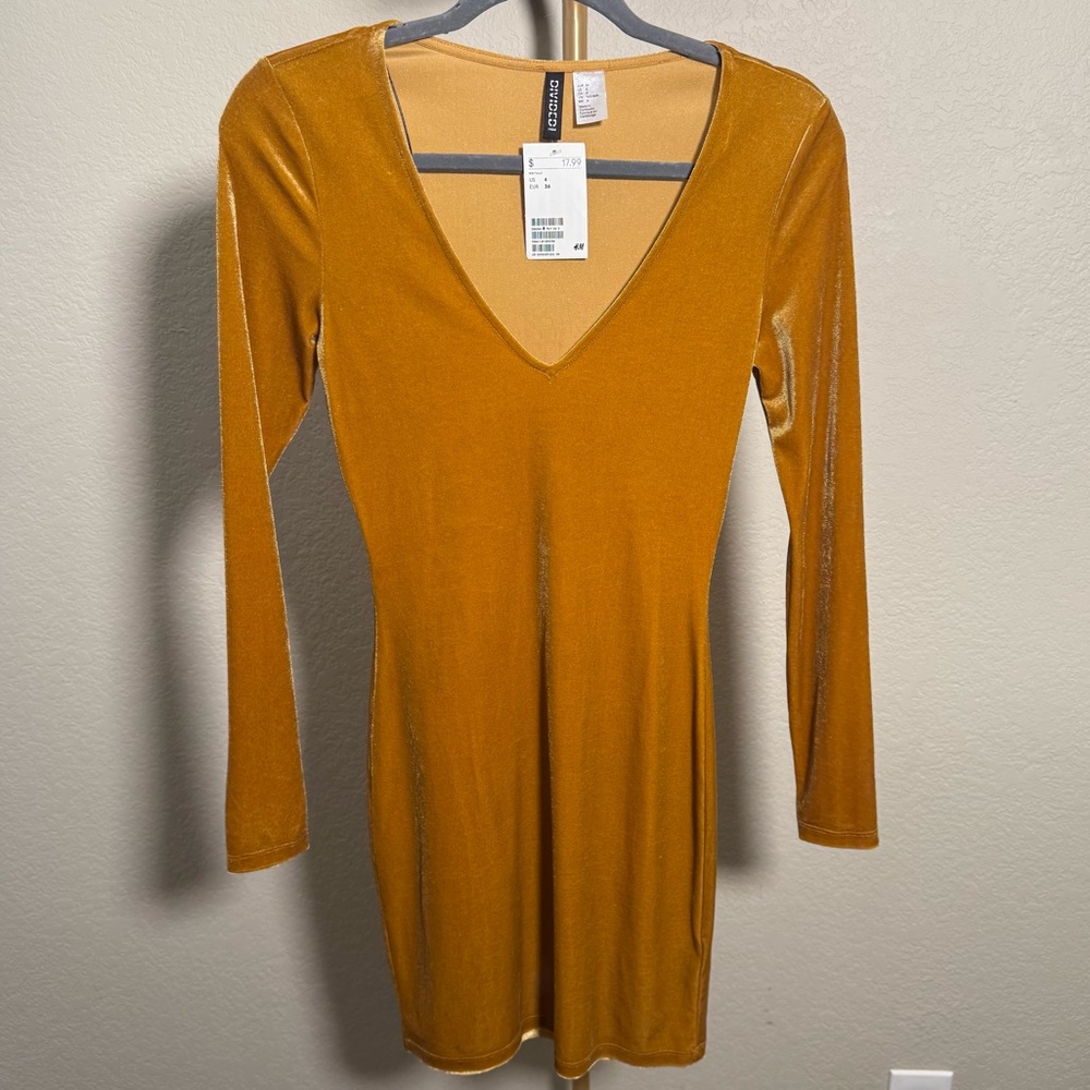 NWT Divided H & M Golden Velvet Long Sleeve Mini Dress